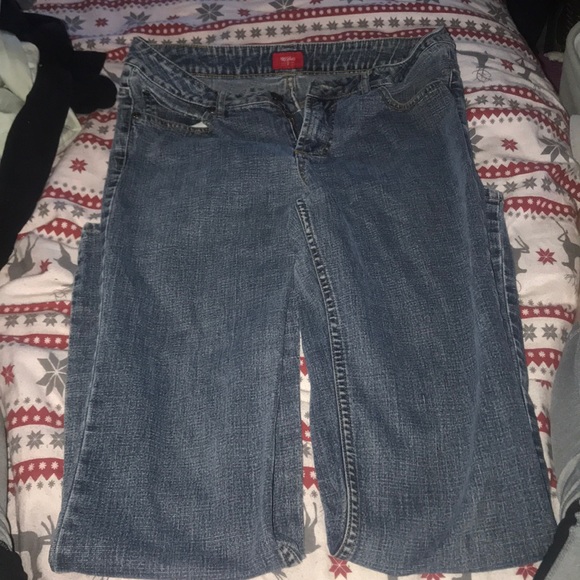 Jeans - Picture 1 of 2